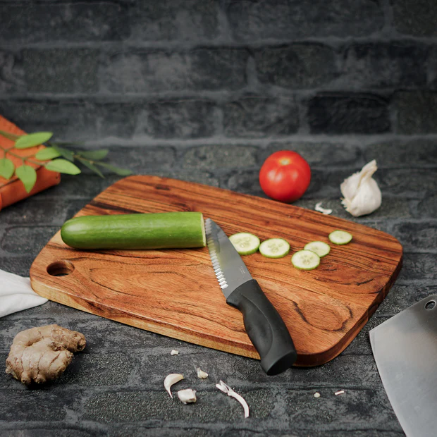 Lumber Park™ Premium Wooden Chopping Board – 13 Inch x 9 Inch - Image 4